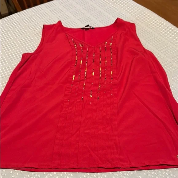 Red Sleeveless Top - Picture 2 of 12